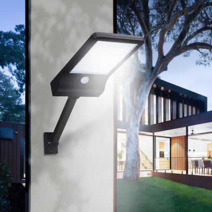 Aigostar - LED Solárna pouličná lampa so senzorom LED/2,3W/5,5V 1800 mAh IP65