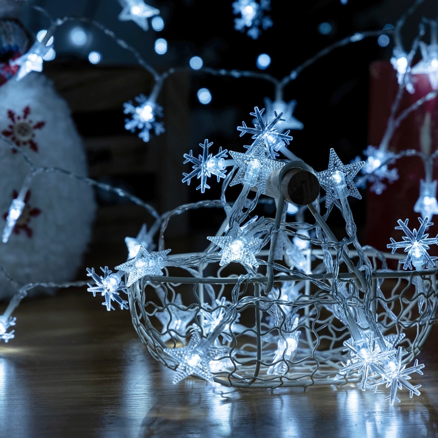 Aigostar - LED Vonkajší vianočný reťaz 25xLED/8 funkcií 3xAA 2,5 m IP44 studená biela