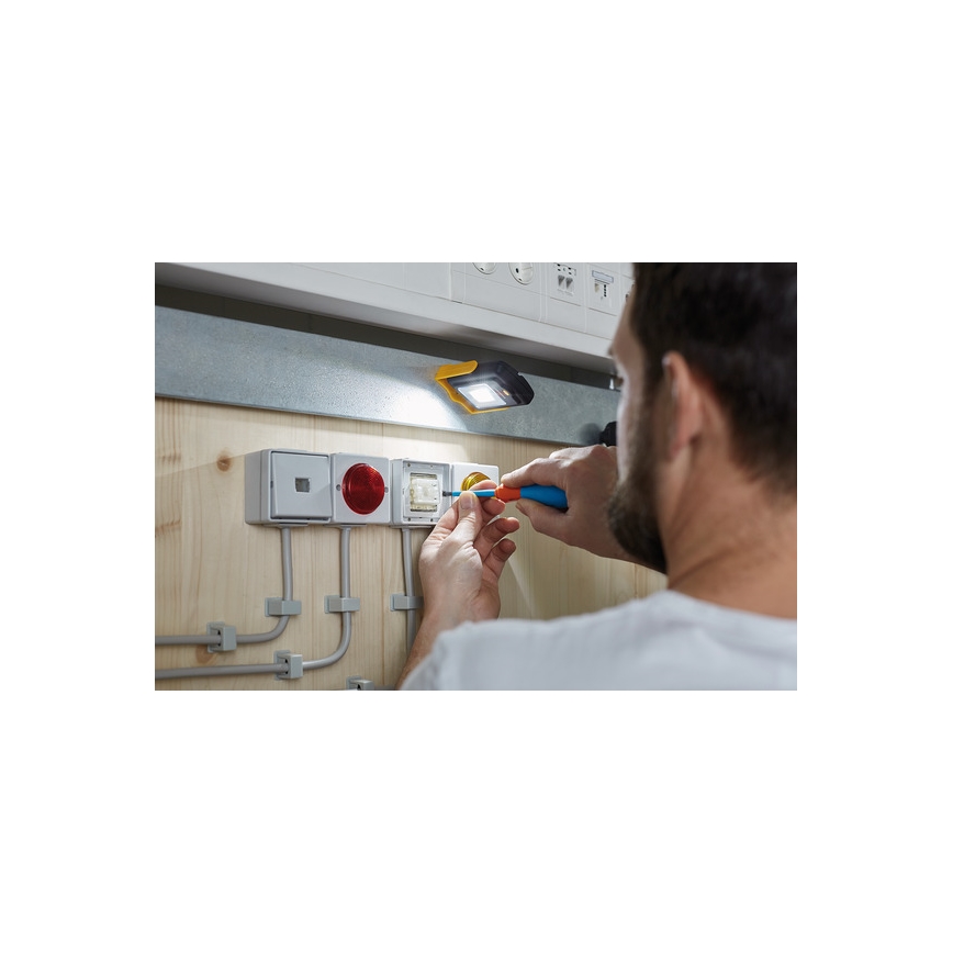 Brennenstuhl - LED Pracovná baterka LED/3xAAA oranžová