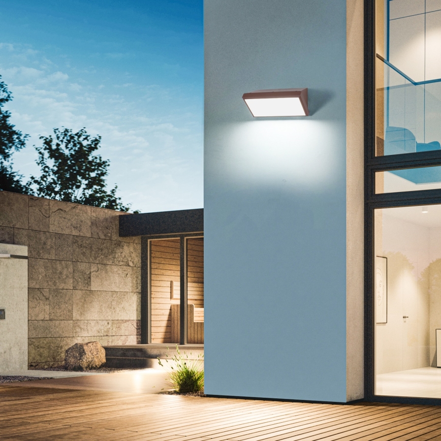 Brilagi - LED RGBW Stlmiteľné vonkajšie nástenné svietidlo TRIANGLE 1xE27/15W/230V 2700-6500K IP65 hnedá