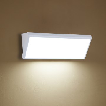 Brilagi - LED vonkajšie nástenné svietidlo TRIANGLE LED/42W/230V 3000/4000/6500K 45 cm biela IP65