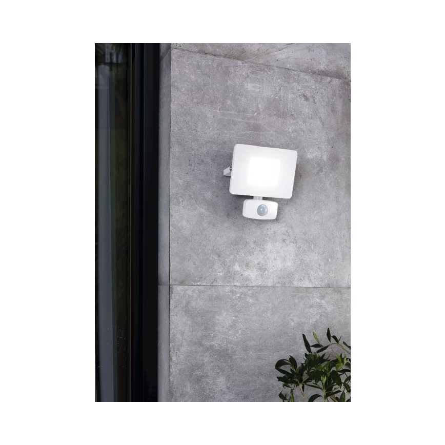 Eglo - LED reflektor so senzorom LED/20W/230V IP44