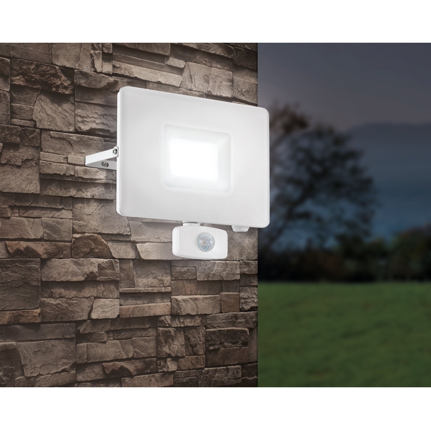 Eglo - LED reflektor so senzorom LED/50W/230V IP44