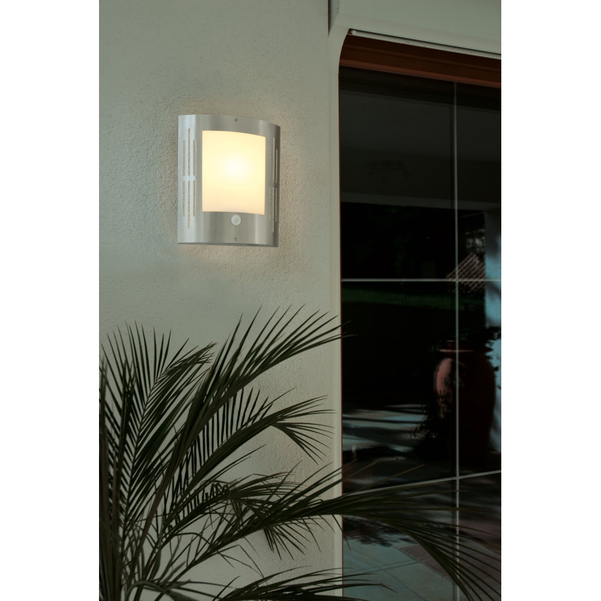 Eglo - Senzorové vonkajšie nástenné svietidlo 1xE27/15W/230V IP44