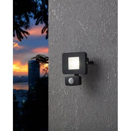 Eglo - LED Reflektor so senzorom LED/10W/230V