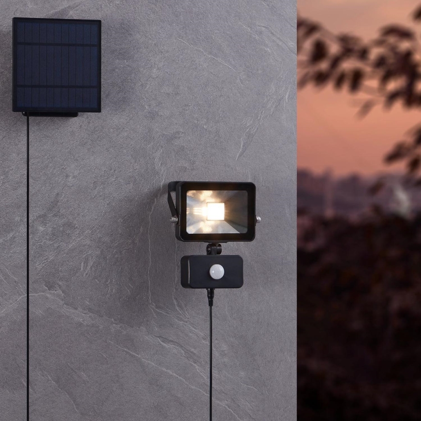 Eglo - LED Solárny reflektor so senzorom 15xLED/0,03W/3,7V 2600 mAh IP44