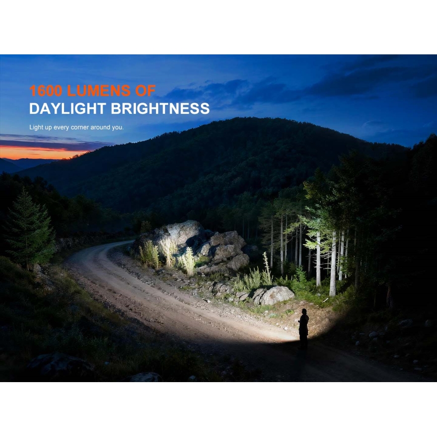 Fenix E06RPROEUBLC- Stmievateľná nabíjateľná LED baterka s USB, 1650 mAh, IP66, 1600 lm, 111 h, čierna