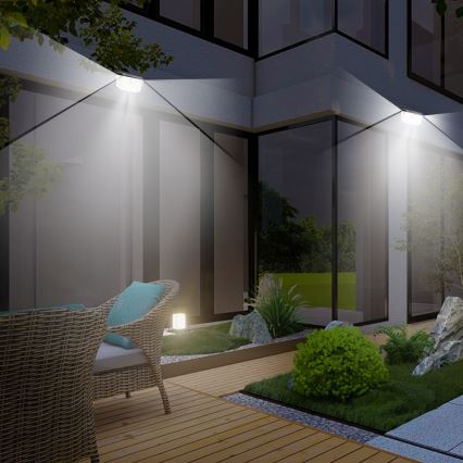 LED Solárne nástenné svietidlo so senzorom LED/4W/5,5V IP65 1200 mAh