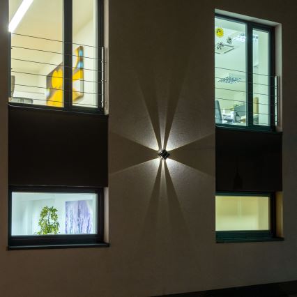 LED Solárne nástenné svietidlo so senzorom LED/2W/5V IP54