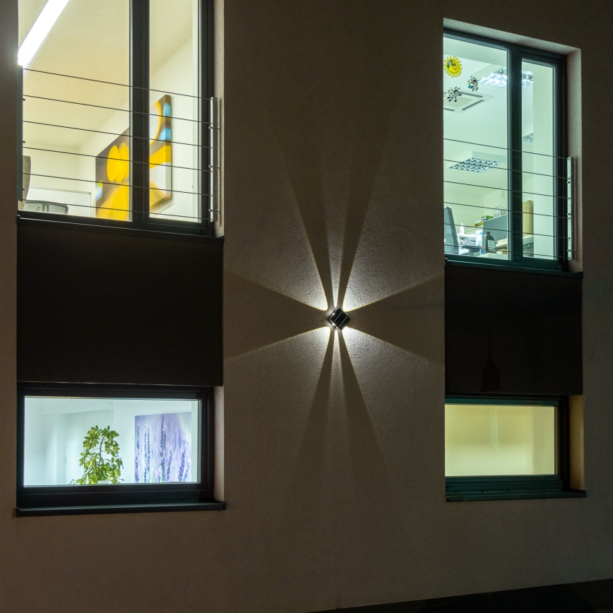 LED Solárne nástenné svietidlo so senzorom LED/2W/5V IP54