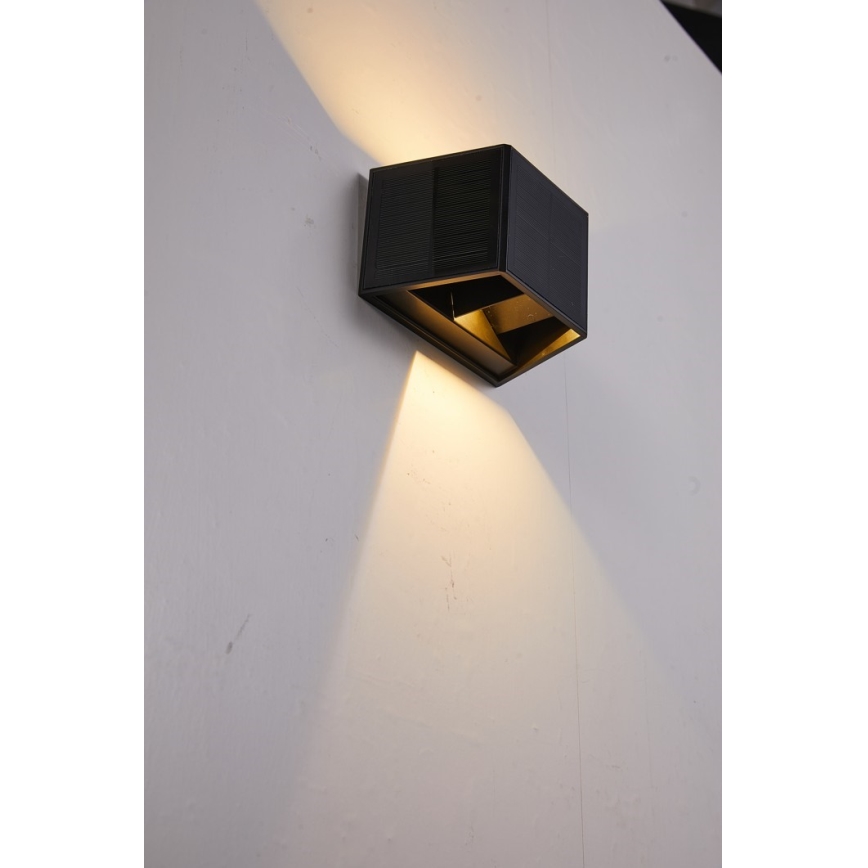 LED Solárne nástenné svietidlo so senzorom LED/2W/5V IP54 1300 mAh