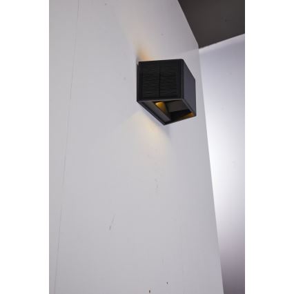 LED Solárne nástenné svietidlo so senzorom LED/2W/5V IP54 1300 mAh