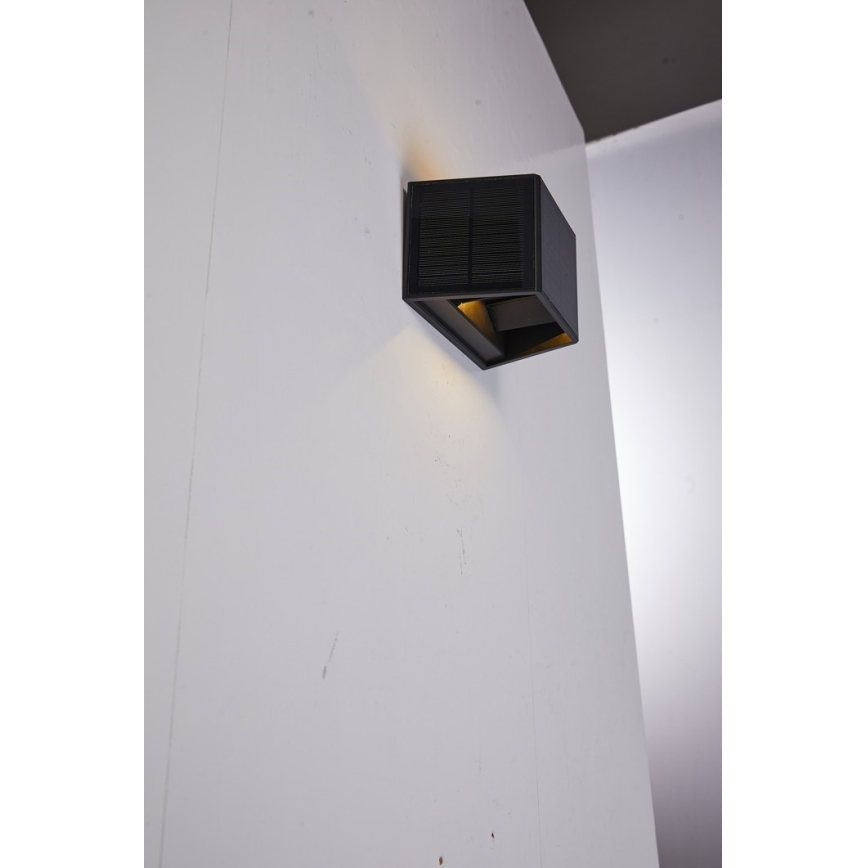 LED Solárne nástenné svietidlo so senzorom LED/2W/5V IP54 1300 mAh