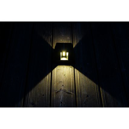 LED Solárne nástenné svietidlo so senzorom LED/2W/5V IP54 1300 mAh