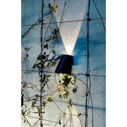 LED Solárne nástenné svietidlo so senzorom LED/2W/5V IP54 1300 mAh