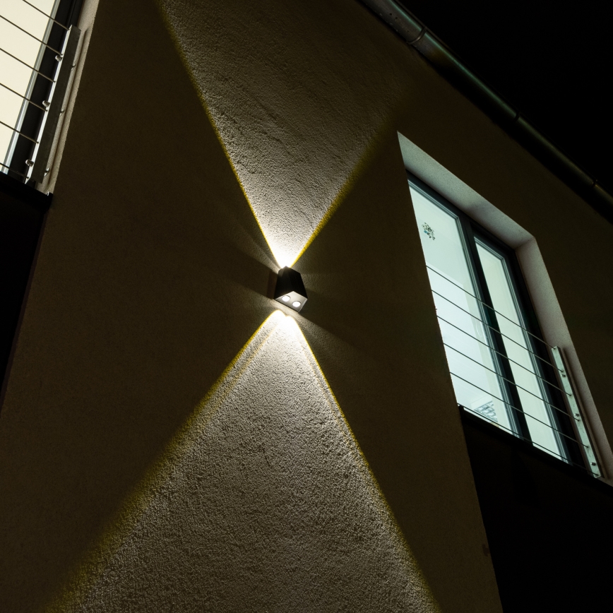 LED Solárne nástenné svietidlo so senzorom LED/2W/5V IP54 1300 mAh