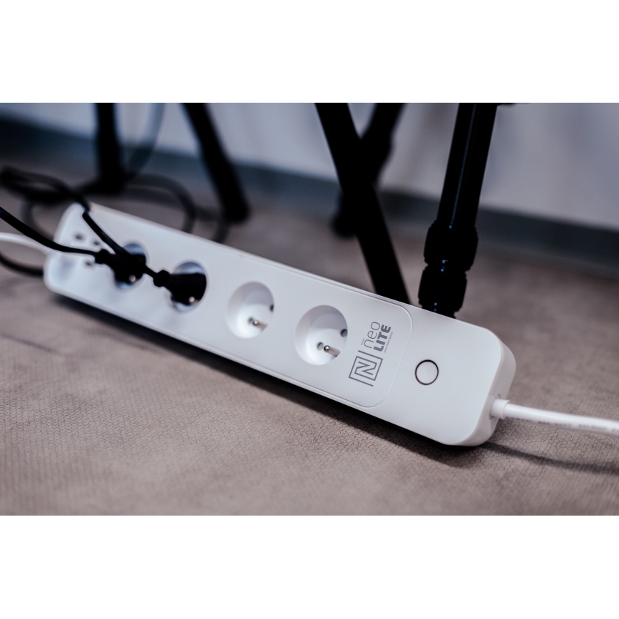 Immax NEO 07707L - Predlžovací kábel NEO LITE Smart 4AC + 4USB Wi-Fi Tuya 1,5m