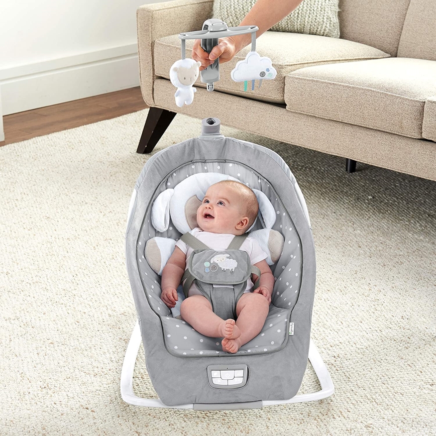 Ingenuity - Detská hojdačka s melódiou CUDDLE LAMB 3xLR14