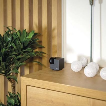 Inteligentná vnútorná otočná kamera s pohybovým senzorom GoSmart 5V Wi-Fi Tuya čierna