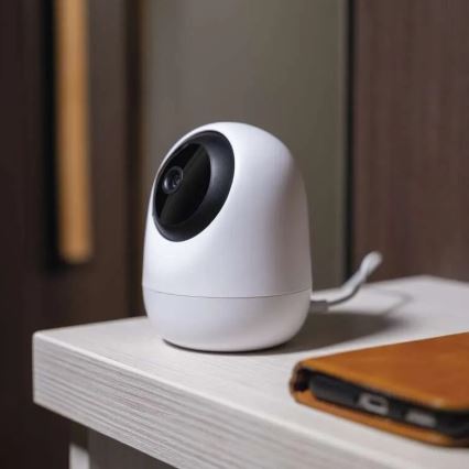 Inteligentná vnútorná otočná kamera so senzorom pohybu GoSmart 5V Wi-Fi Tuya biela