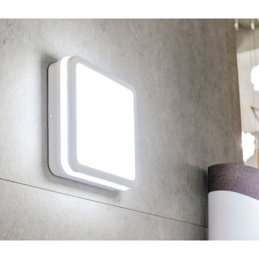 LED Vonkajšie stropné svietidlo so senzorom pohybu BENO LED/12/18W/230V 3000/3500/4000K IP65 biela hranatý