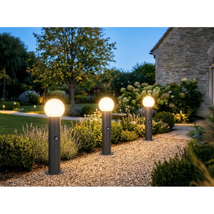 Vonkajšia lampa so senzorom pohybu a súmraku STONO 1xE27/15W/230V 80 cm IP65 antracitová