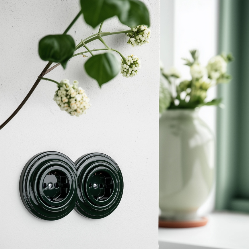 Kliklap - Dvojitá retro zásuvka do domu s rámčekom SCHUKO 230V zelená