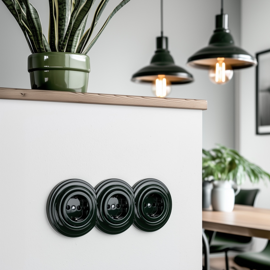Kliklap - trojitá retro zásuvka do domácnosti s rámikom, SCHUKO, 230 V, zelená