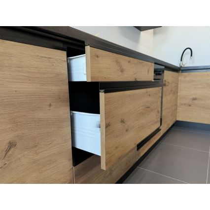 Kuchynská linka MARINA 180 cm dub craft/lesklá čierna