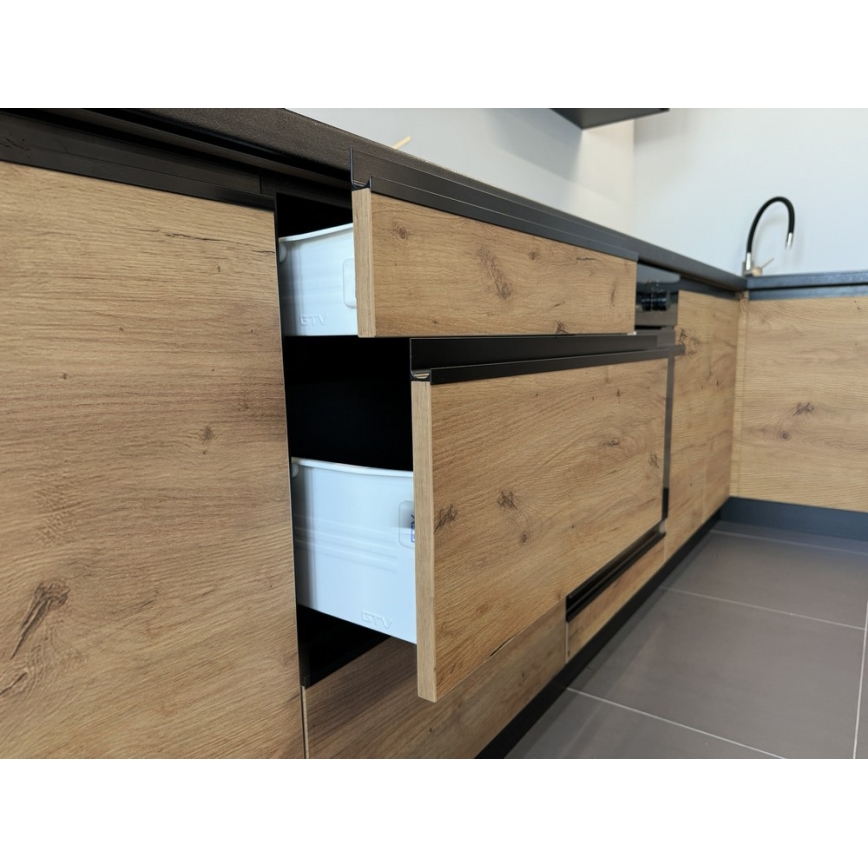 Kuchynská linka MARINA 180 cm dub craft/lesklá čierna