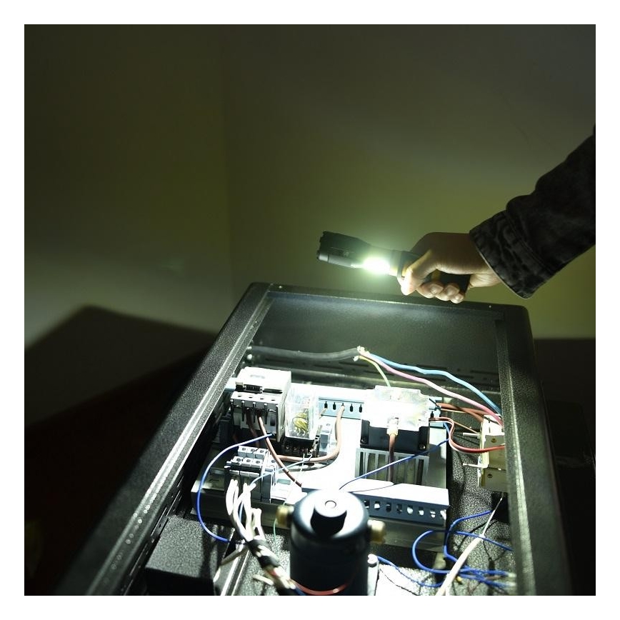 LED Baterka LED/5W/3xAAA