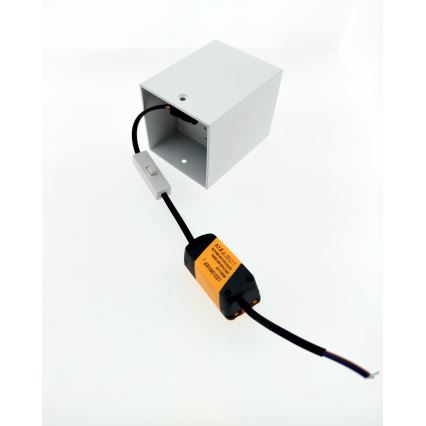 LED Bodové svietidlo LED/5W/230V 3000/4000/6400K 7,5x7,5 cm biele