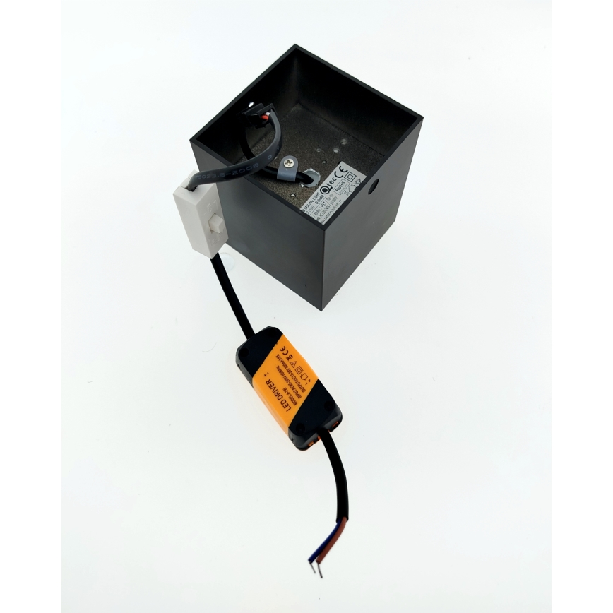 LED Bodové svietidlo LED/5W/230V 3000/4000/6400K 7,5x7,5 cm čierna