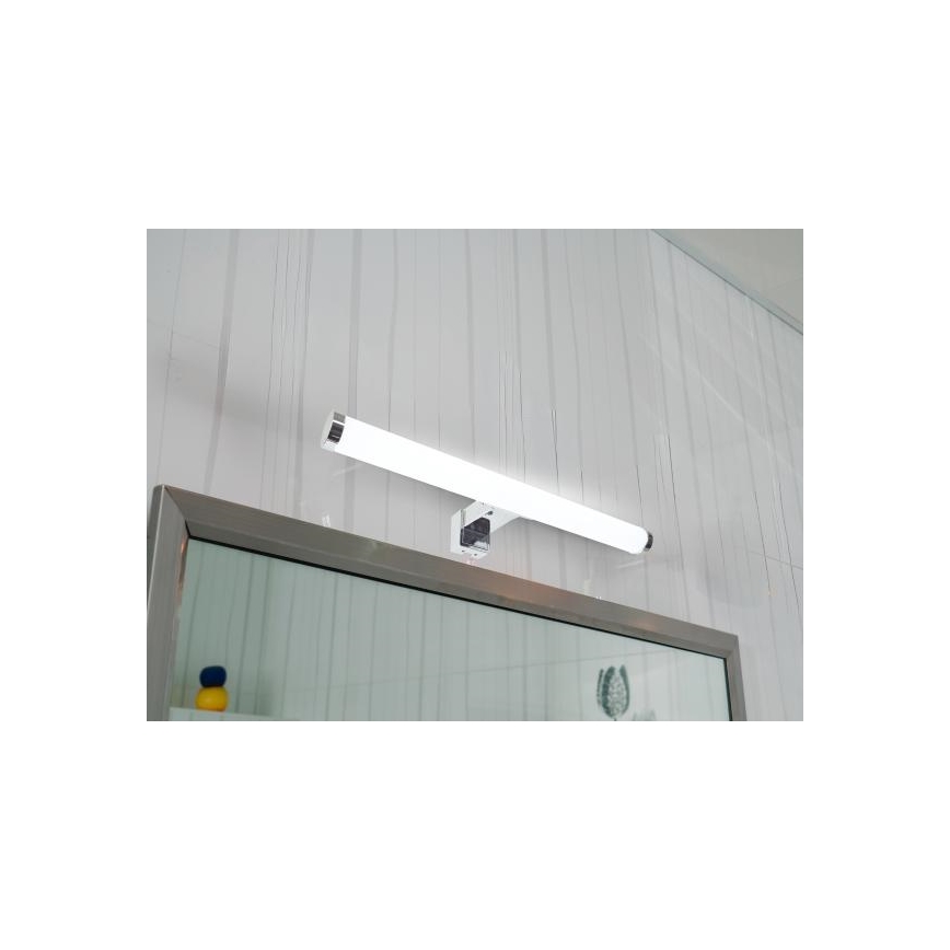 LED kúpeľňové zrkadlové osvetlenie LED/8W/230V 30 cm IP44 lesklý chróm
