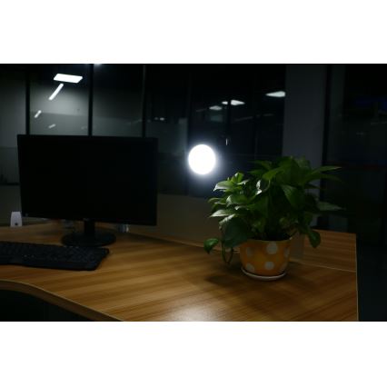 LED Lampička KLIP s USB nabíjaním LED/5W/5V 4000K