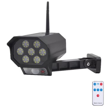 LED maketa bezpečnostnej kamery so senzorom a solárnym panelom LED/5W/5,5V 800 mAh IP65 + diaľkové ovládanie