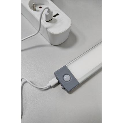 LED Nabíjacie osvetlenie nábytku so senzorom LED/2,5W/5V USB 800 mAh 4200K 32,5 cm