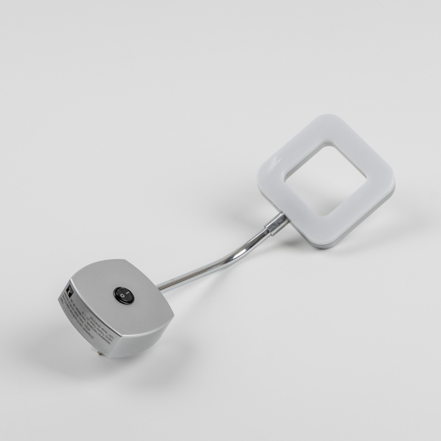 LED nástenná lampička do zásuvky LED/3,2W/230V matný chróm