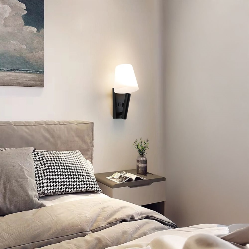 LED nástenné svietidlo s USB portom LED/2W/230V 3000K čierna/biela