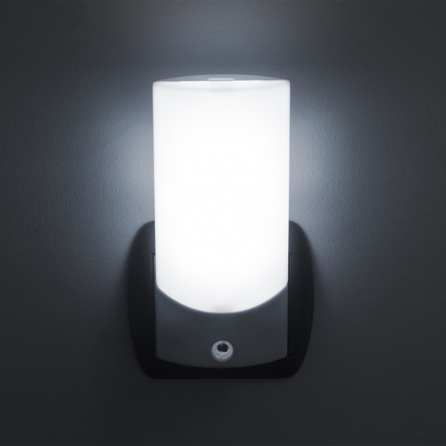 LED Orientačné svietidlo so senzorom do zásuvky LED/1W/230V 6000K