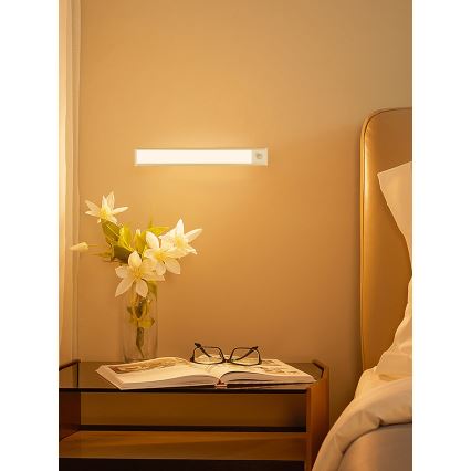 LED Podlinkové svietidlo CABINET-4 s PIR senzorom LED/1,5W/230V 1100mAh 4000K