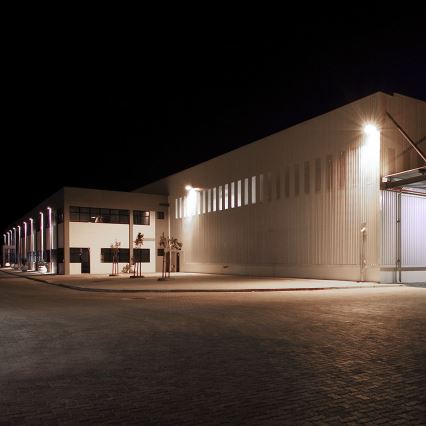 LED Reflektor LED/30W/230V 3000/4000/6500K IP65 čierna