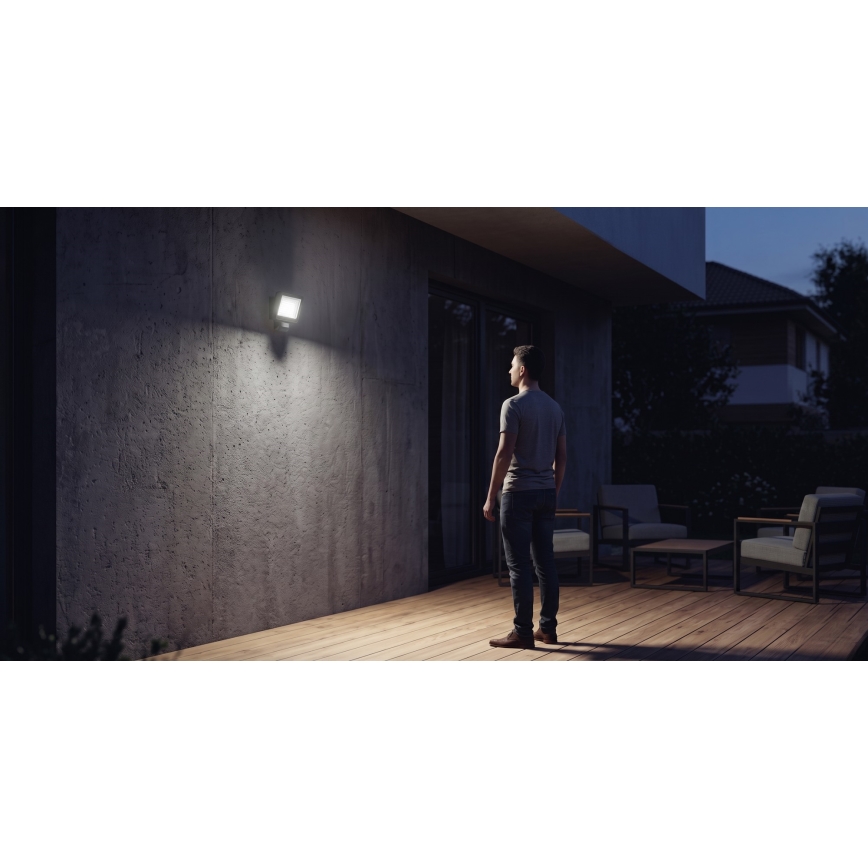 LED reflektor s pohybovým a súmrakovým senzorom TAMBO EVO LED/10W/230V 4000K IP44 čierny