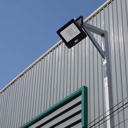 LED Reflektor so senzorom LED/50W/230V 6500K IP65 čierna