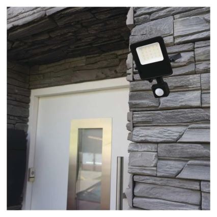 LED Reflektor so senzorom VISIO LED/10W/230V 4000K IP65