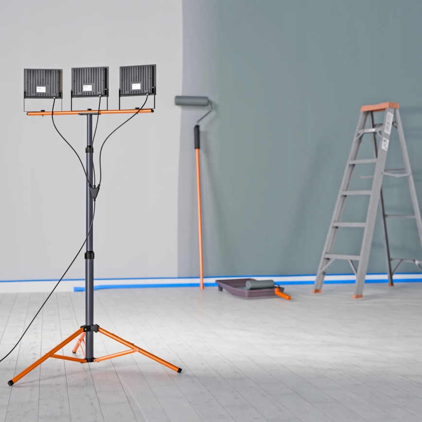 LED reflektor so stojanom 3xLED/100W/230V 4500K IP65 čierna/oranžová