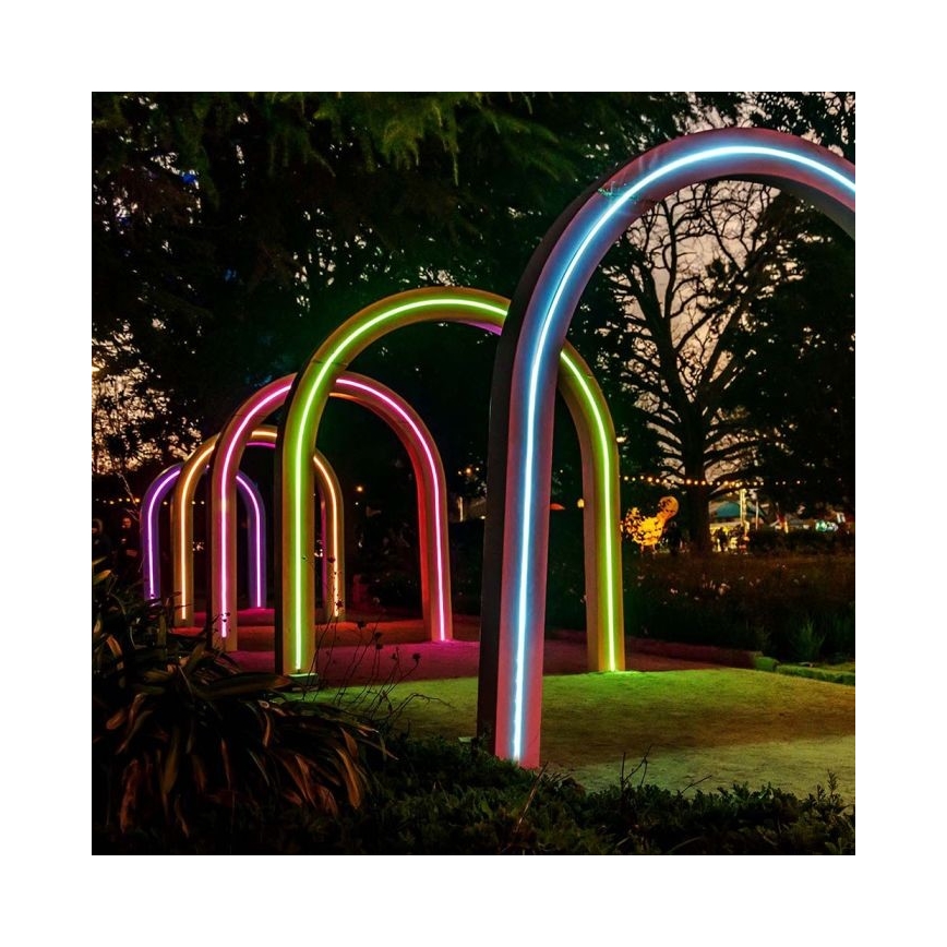 LED RGB Stmievateľný solárny pásik LED/1,2W/3,7V IP67 5m + diaľkové ovládanie