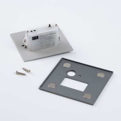 LED Schodiskové svietidlo s pohybovým a súmrakovým senzorom LED/1,5W/230V 3000/4000/6000K strieborné