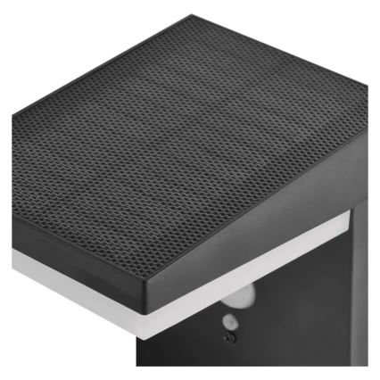 LED Solárna lampa so senzorom LED/4,4W/3,7V 2200 mAh IP44