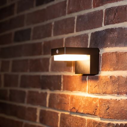 LED solárne nástenné svietidlo so senzorom LED/5W/3,7V 2000 mAh IP44 čierna